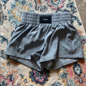 TALENTLESS SHORTS SIZE M in color led